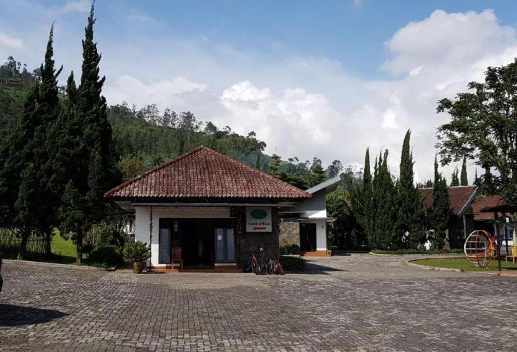 Mountain Spring Resort Lembang Exterior foto
