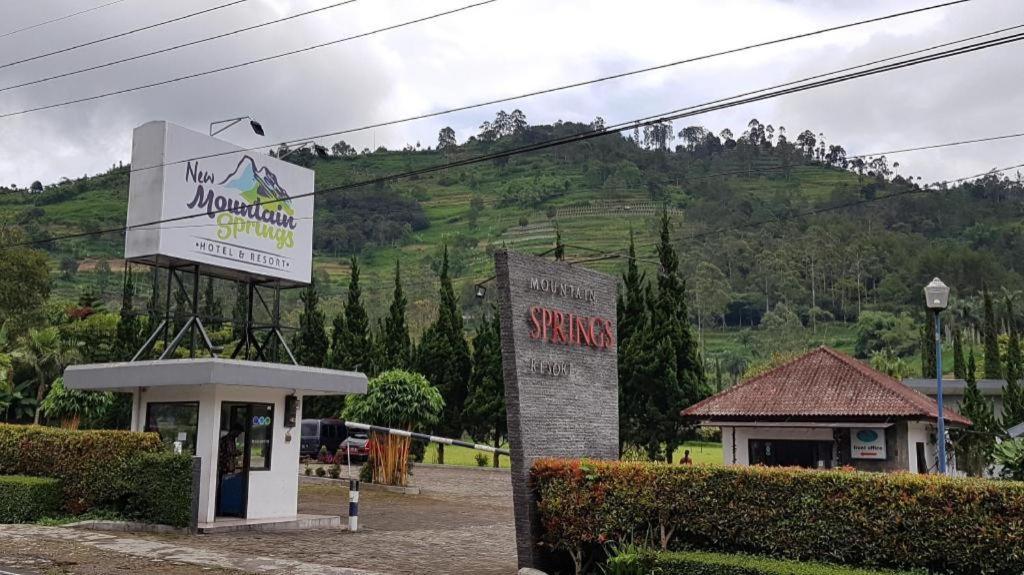 Mountain Spring Resort Lembang Exterior foto