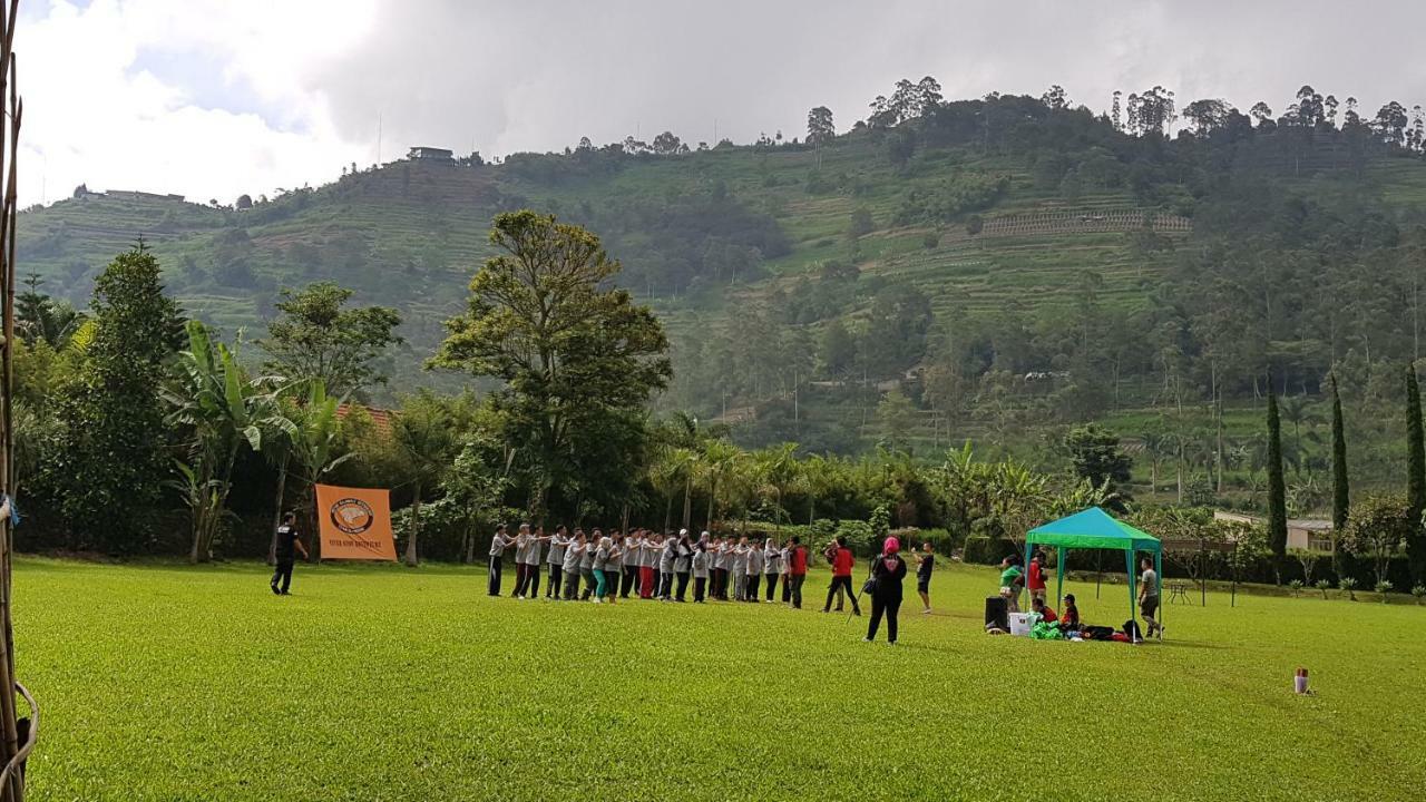 Mountain Spring Resort Lembang Exterior foto